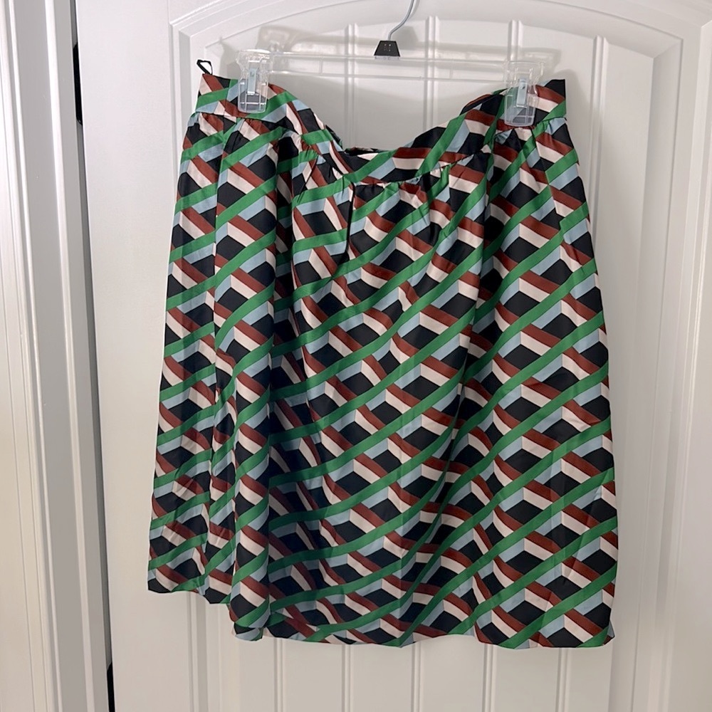 J. Crew 100% Silk Geometric Skirt. Size 16T Mid length. NWOT